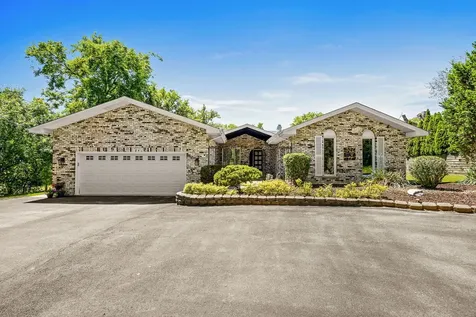 11S056 Madison Street Burr Ridge IL 60527