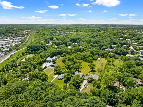 11S056 Madison Street Burr Ridge IL 60527