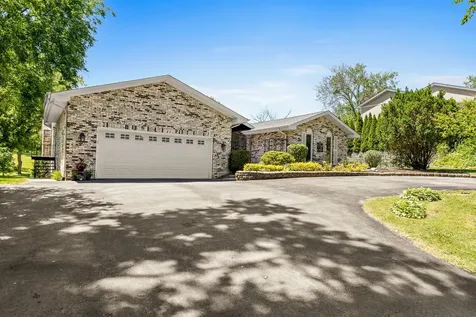 11S056 Madison Street Burr Ridge IL 60527