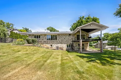 11S056 Madison Street Burr Ridge IL 60527