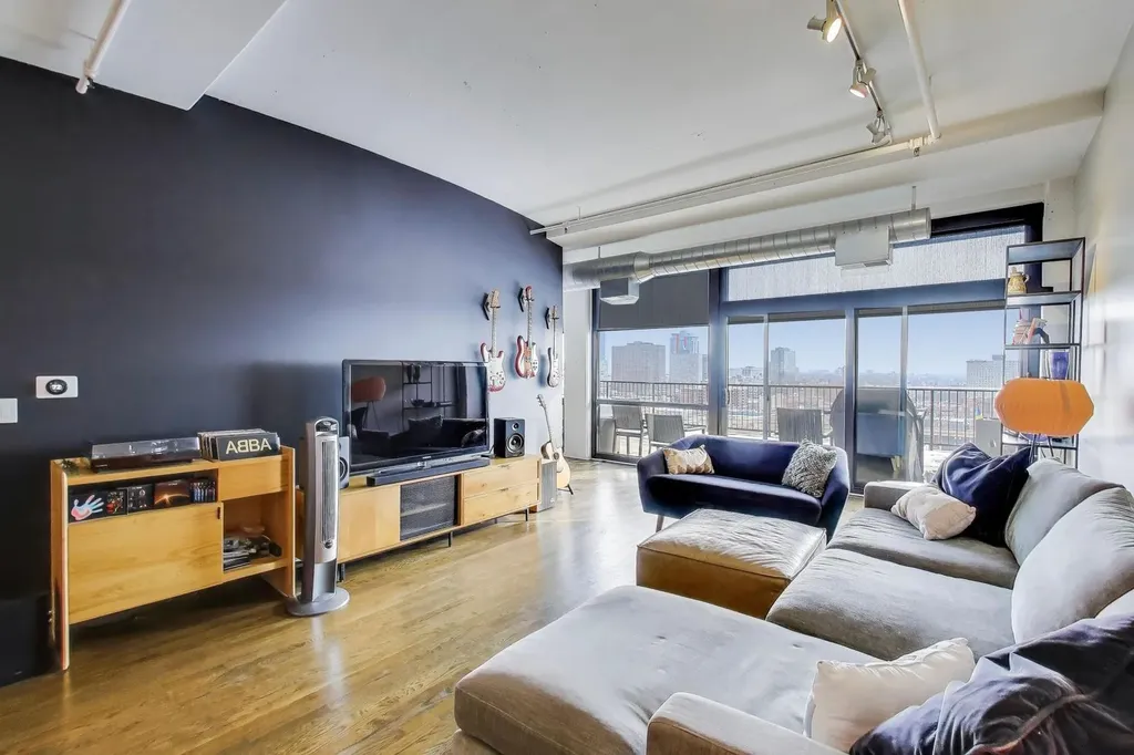 1530 South State Street Chicago IL 60605