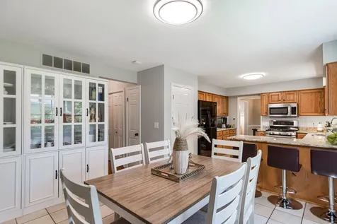 716 South Dymond Road Libertyville IL 60048