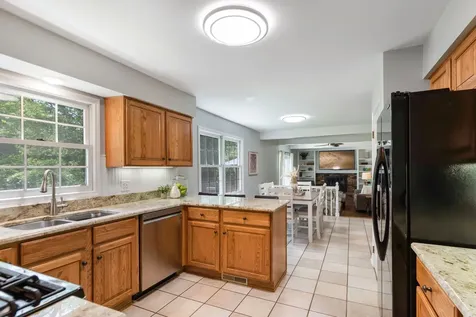 716 South Dymond Road Libertyville IL 60048