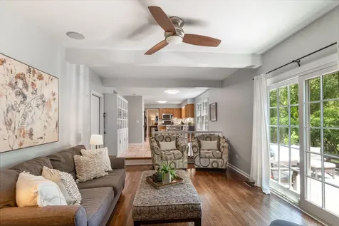 716 South Dymond Road Libertyville IL 60048