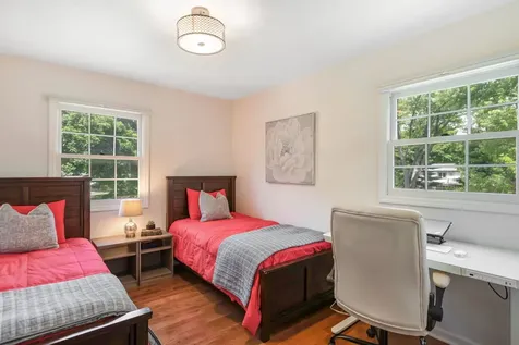716 South Dymond Road Libertyville IL 60048