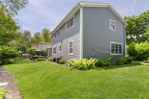 716 South Dymond Road Libertyville IL 60048