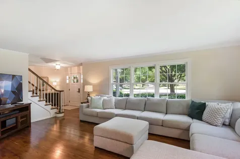 716 South Dymond Road Libertyville IL 60048