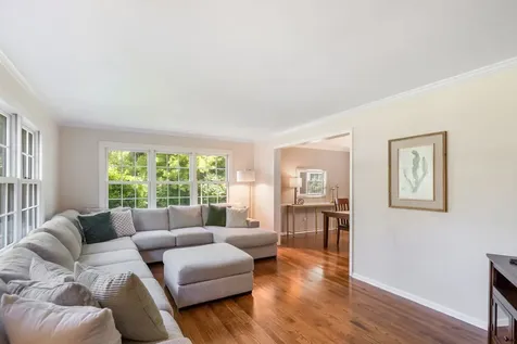 716 South Dymond Road Libertyville IL 60048