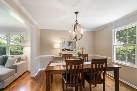 716 South Dymond Road Libertyville IL 60048