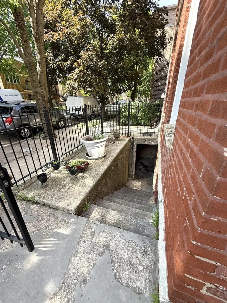 3241 South Parnell Avenue Chicago IL 60616