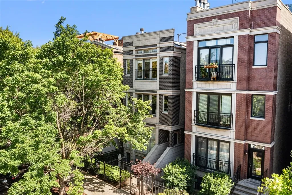 1541 West Montana Street Chicago IL 60614