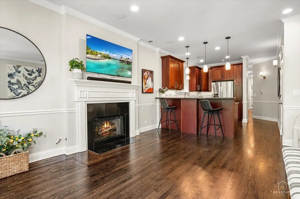 1541 West Montana Street Chicago IL 60614