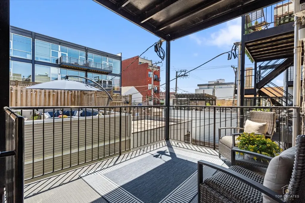 1541 West Montana Street Chicago IL 60614