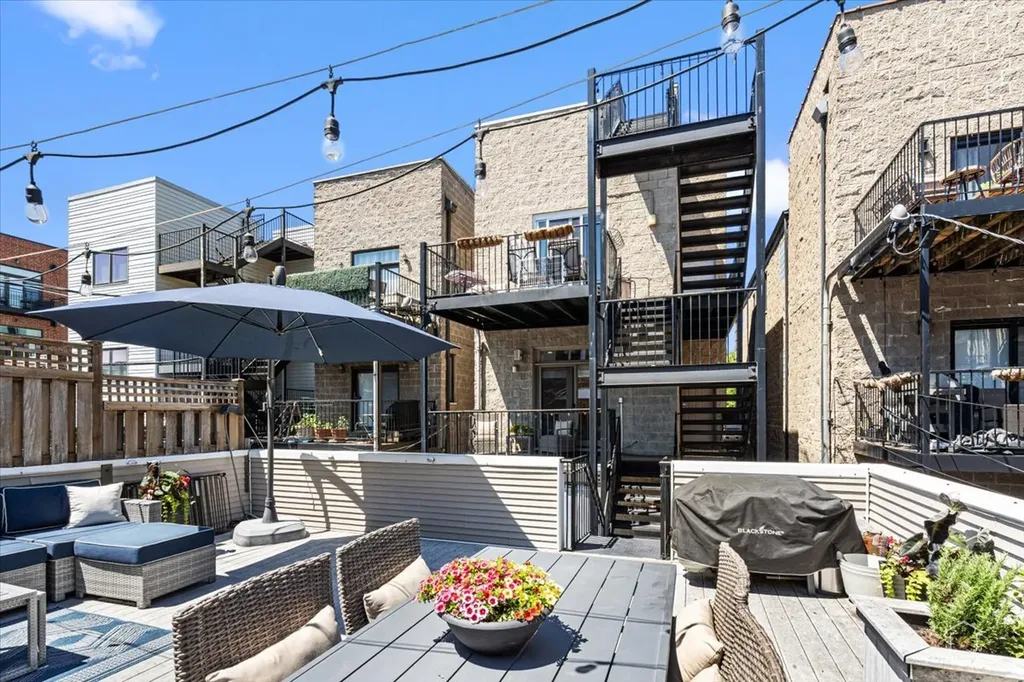 1541 West Montana Street Chicago IL 60614