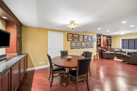 2566 Fielding Drive Glenview IL 60026
