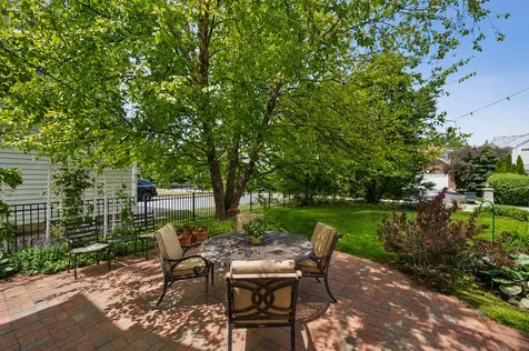 2566 Fielding Drive Glenview IL 60026