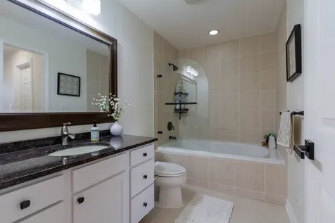 6957 North Western Avenue Chicago IL 60645