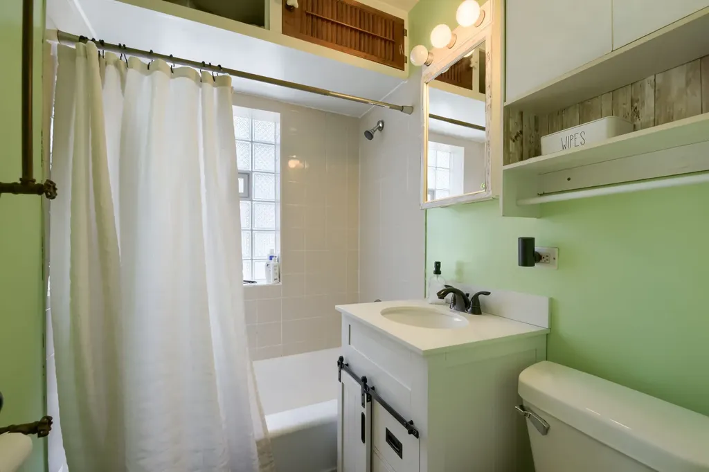 10546 South Harding Avenue Chicago IL 60655