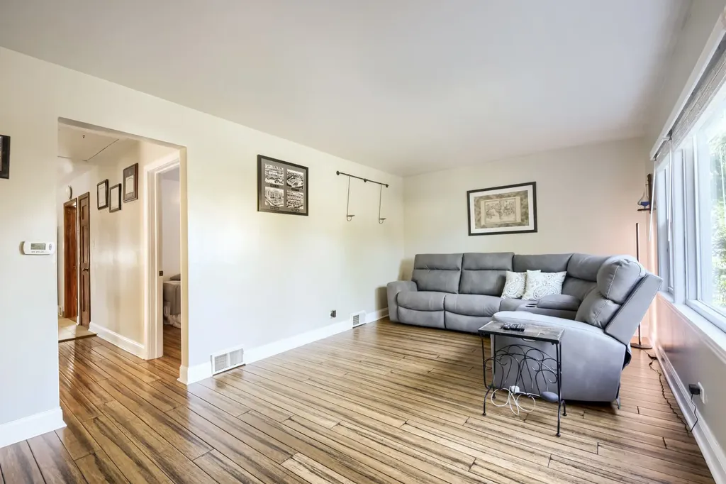 10546 South Harding Avenue Chicago IL 60655
