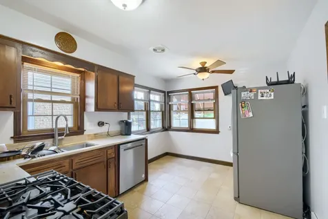 10546 South Harding Avenue Chicago IL 60655