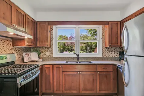 2313 Carriage Lane Lindenhurst IL 60046