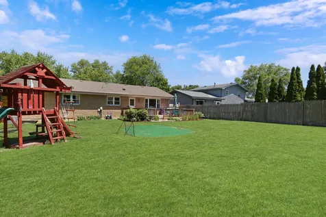 2313 Carriage Lane Lindenhurst IL 60046