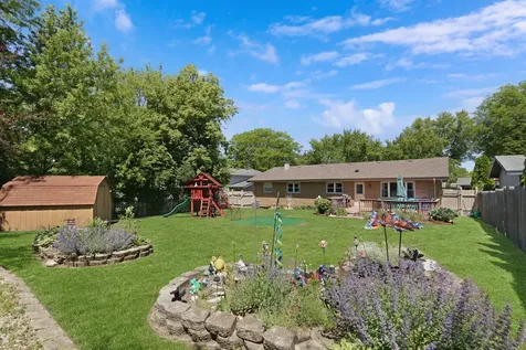 2313 Carriage Lane Lindenhurst IL 60046