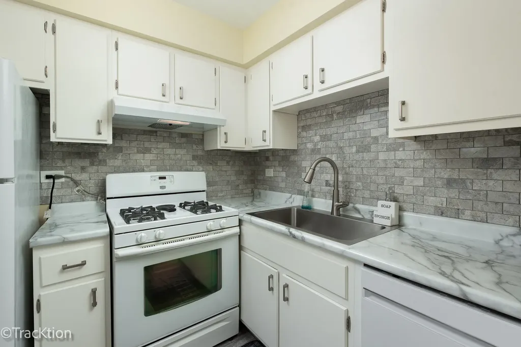 6 Tower Court Downers Grove IL 60516