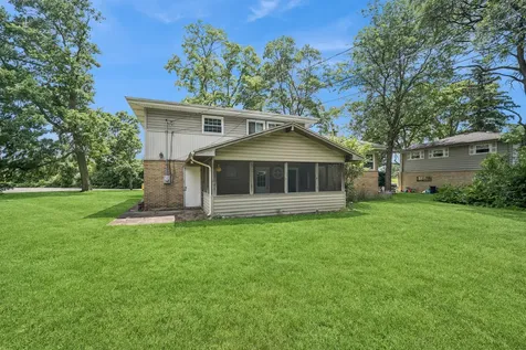 6 Linden Avenue Buffalo Grove IL 60089