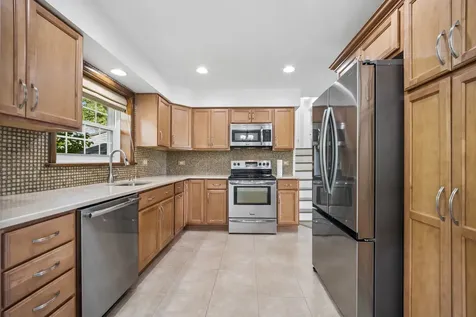 6 Linden Avenue Buffalo Grove IL 60089