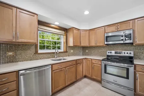 6 Linden Avenue Buffalo Grove IL 60089