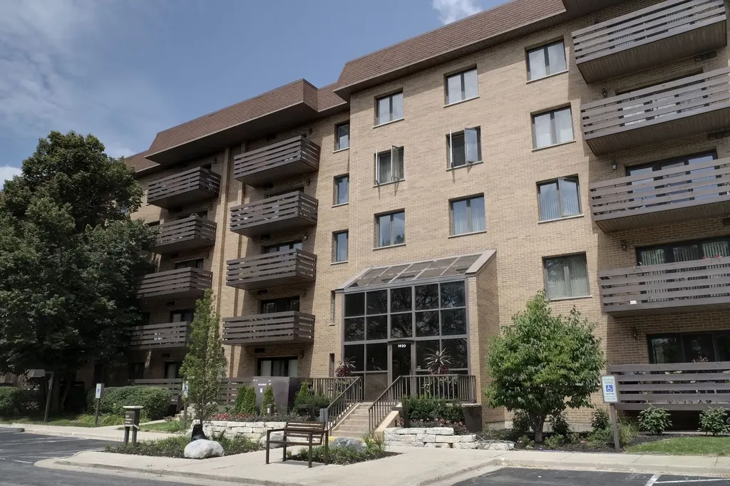 1910 Chestnut Avenue Glenview IL 60025