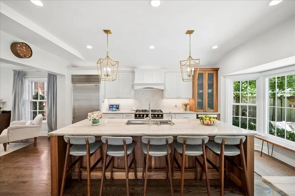 2236 Kenilworth Avenue Wilmette IL 60091