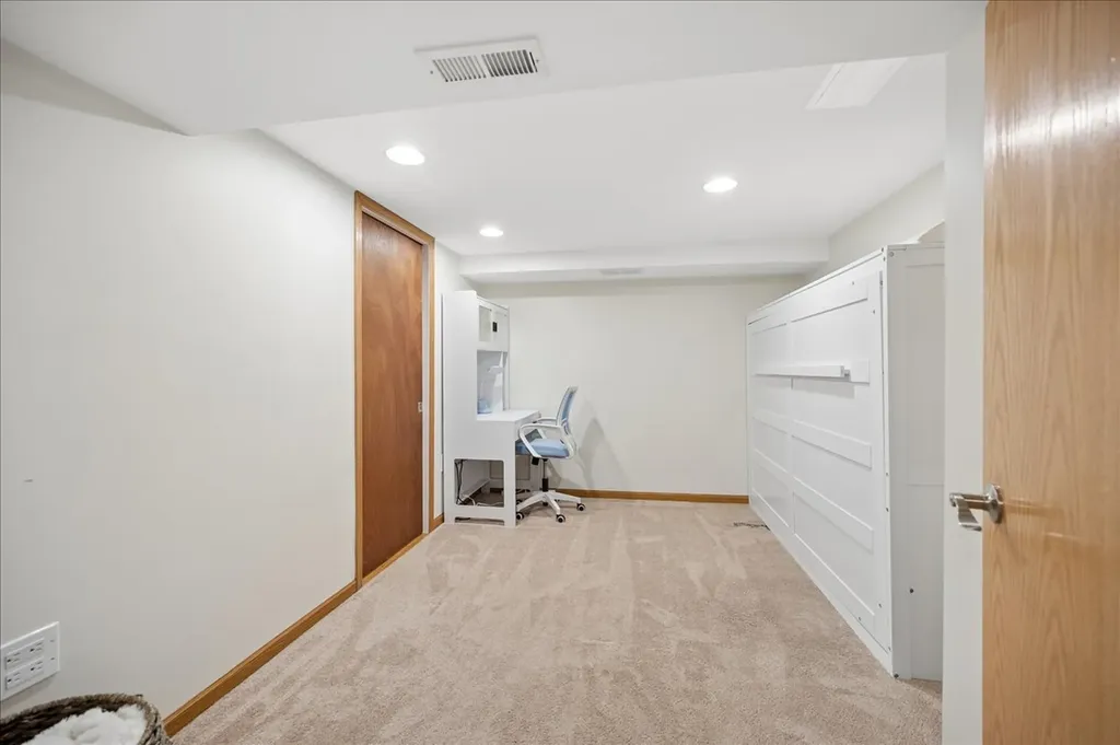 2236 Kenilworth Avenue Wilmette IL 60091