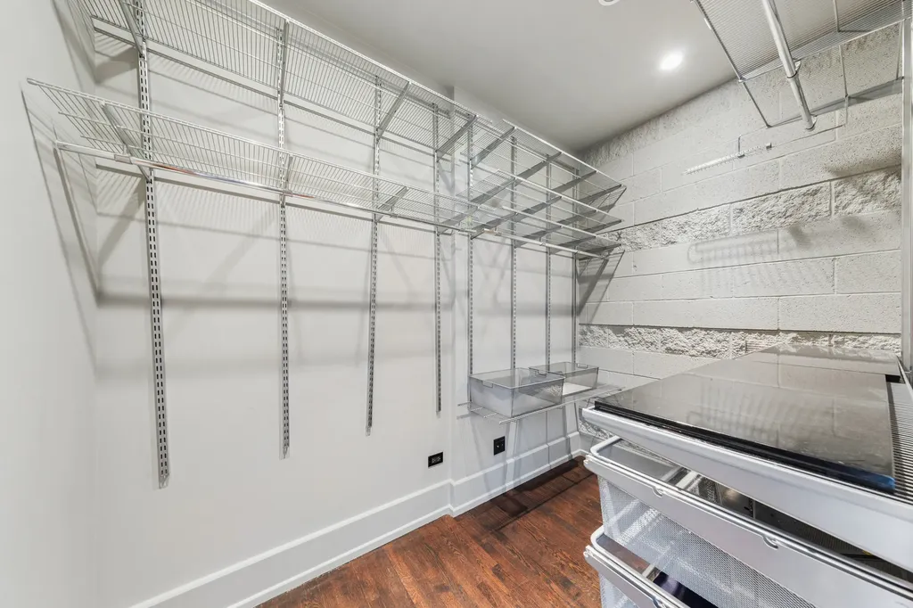 520 West Huron Street W Chicago IL 60654