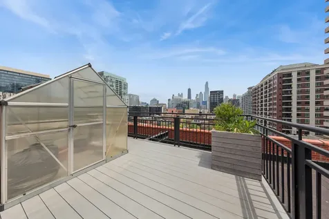 520 West Huron Street W Chicago IL 60654