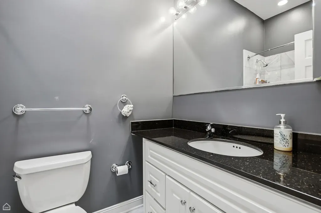 1310 West Roscoe Street Chicago IL 60657