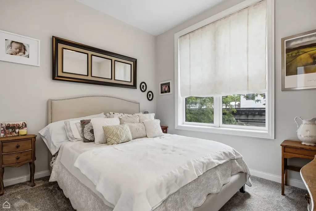 1310 West Roscoe Street Chicago IL 60657