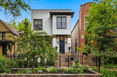 1310 West Roscoe Street Chicago IL 60657