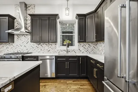 1310 West Roscoe Street Chicago IL 60657