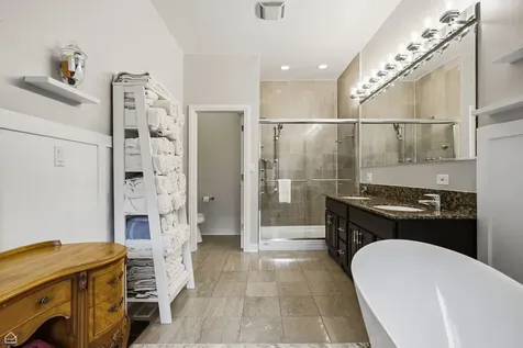 1310 West Roscoe Street Chicago IL 60657