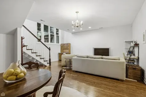 1310 West Roscoe Street Chicago IL 60657