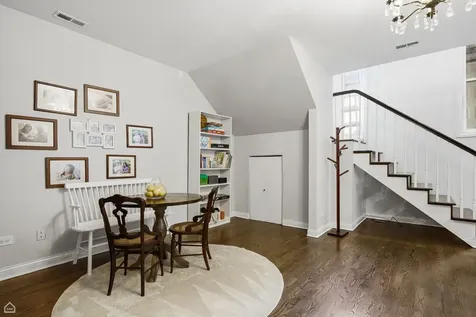 1310 West Roscoe Street Chicago IL 60657
