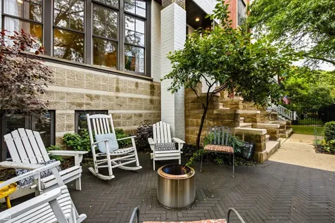 1310 West Roscoe Street Chicago IL 60657