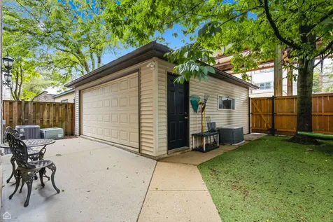 1310 West Roscoe Street Chicago IL 60657