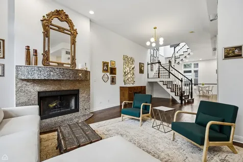 1310 West Roscoe Street Chicago IL 60657