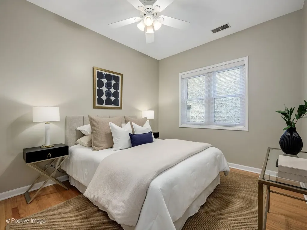 645 West Briar Place Chicago IL 60657