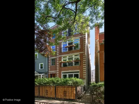 645 West Briar Place Chicago IL 60657