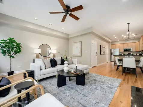 645 West Briar Place Chicago IL 60657
