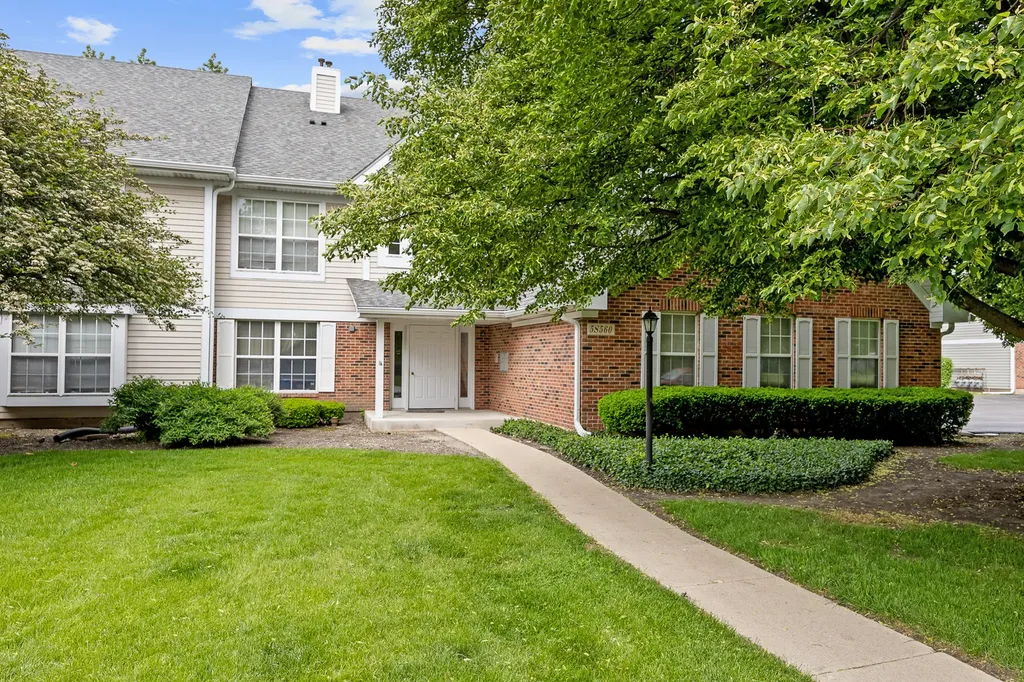 5S560 Paxton Drive Naperville IL 60563